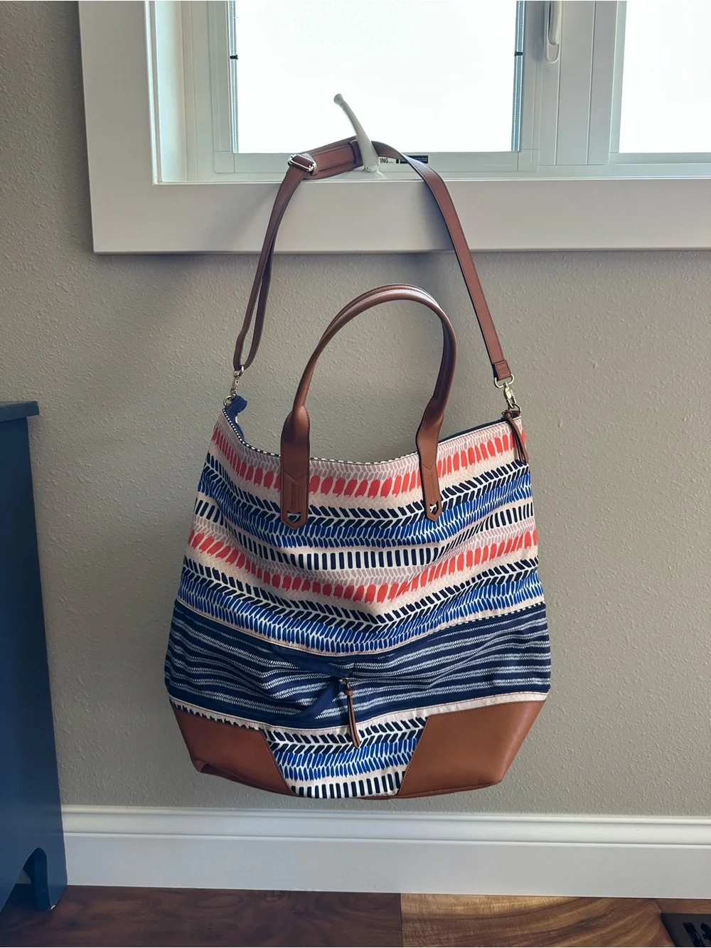 Stella & Dot Expandable Getaway Weekender Tote Bag